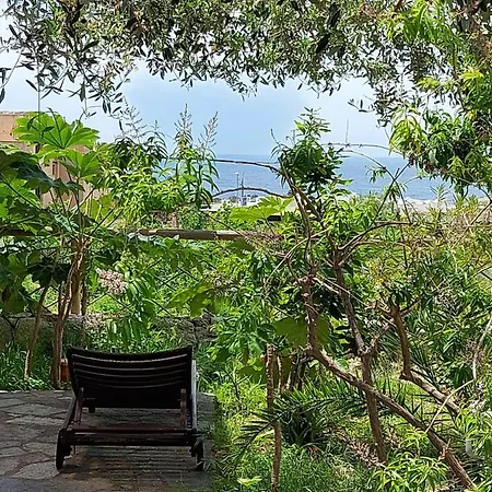 Symphony Sea View 아파트